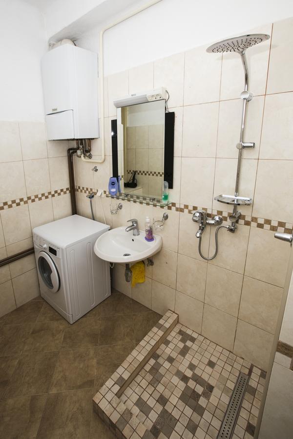 Downtown 3 Bedroom Apartment Сараєво Екстер'єр фото